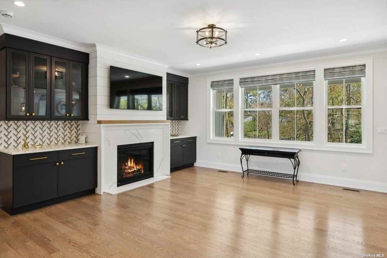 910 Glenn Road - Photo 2 of 33