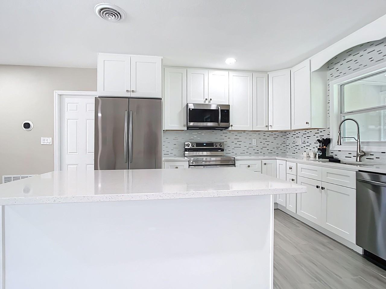 Linden Rd - Photo 3 of 11