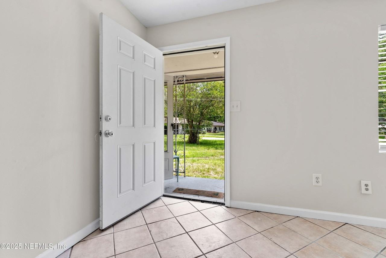 602 Luna Court #604 - Photo 2 of 16