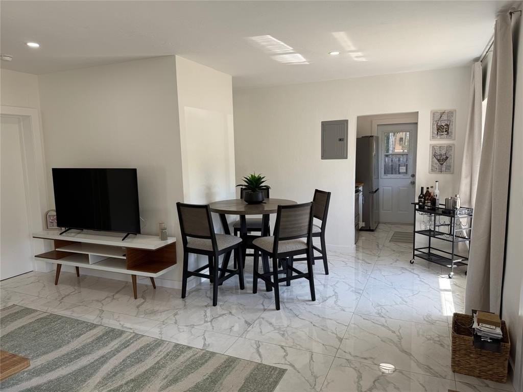 1416 Ne 26th Ave - Photo 6 of 21