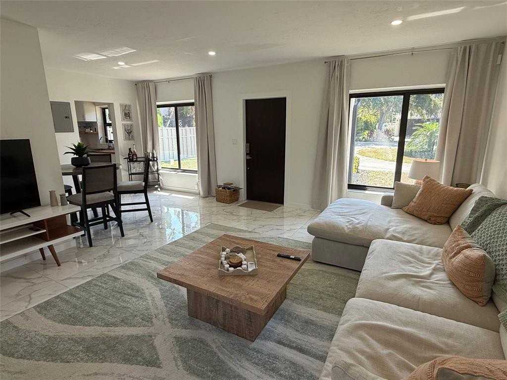 1416 Ne 26th Ave - Photo 7 of 21