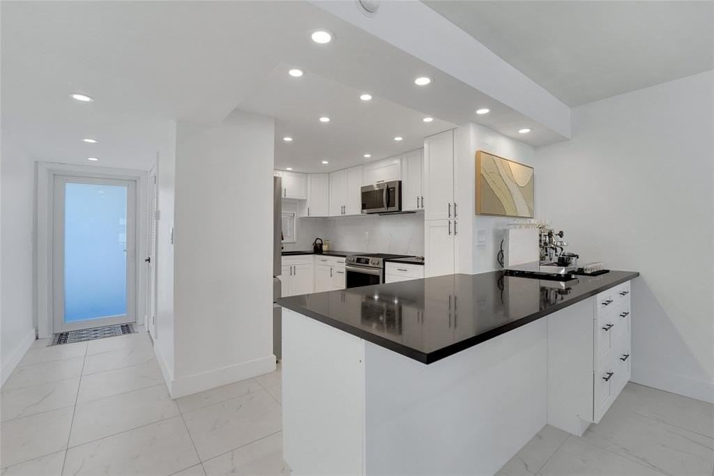 8911 S Hollybrook Blvd #201 - Photo 3 of 31