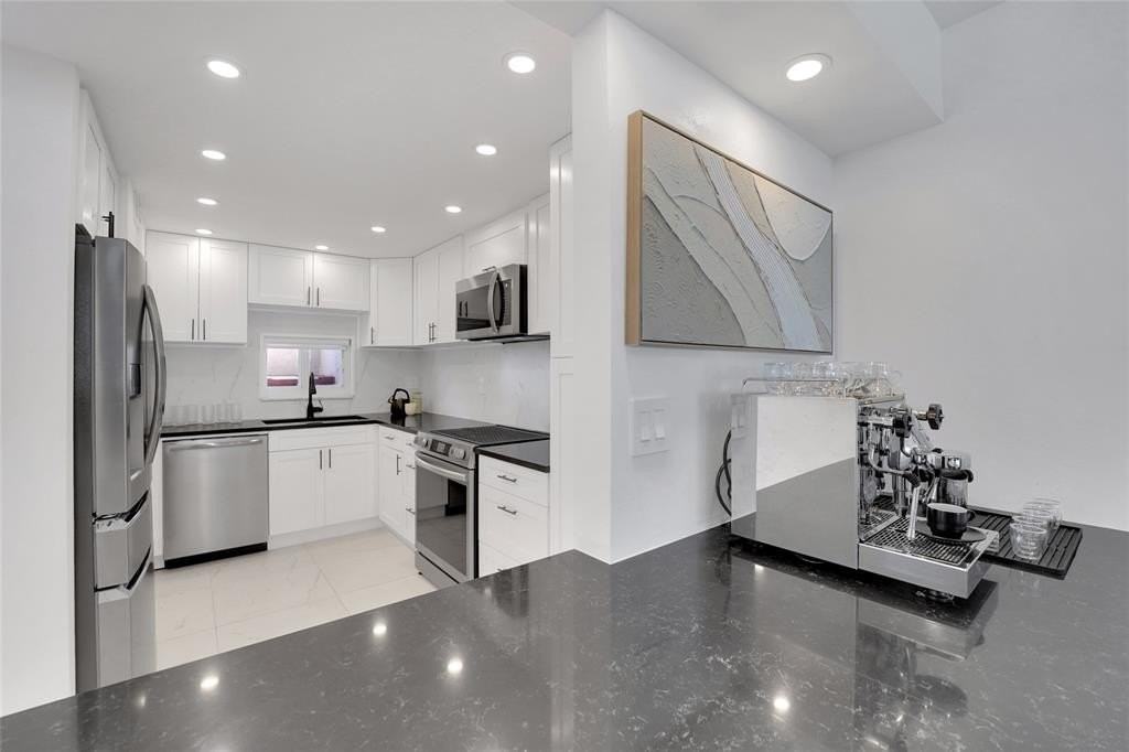 8911 S Hollybrook Blvd #201 - Photo 4 of 31