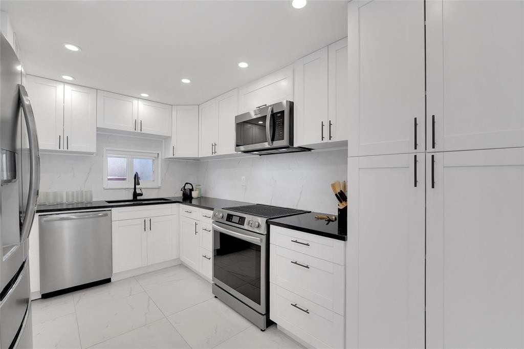 8911 S Hollybrook Blvd #201 - Photo 5 of 31