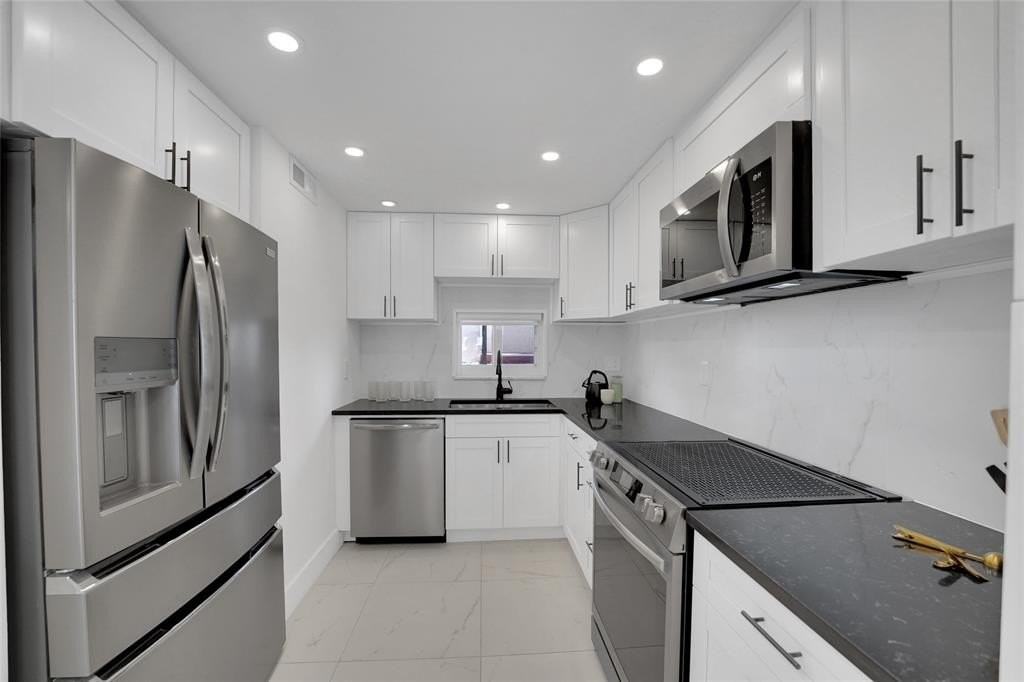 8911 S Hollybrook Blvd #201 - Photo 7 of 31