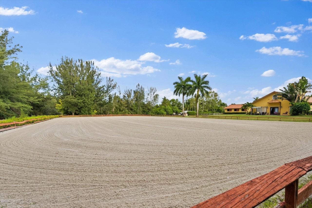 11861 Hawk Holw - Photo 5 of 25