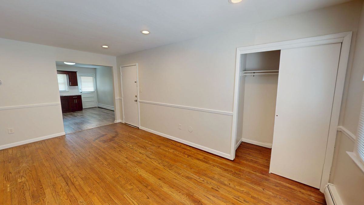 21B Warren St - Photo 3 of 37