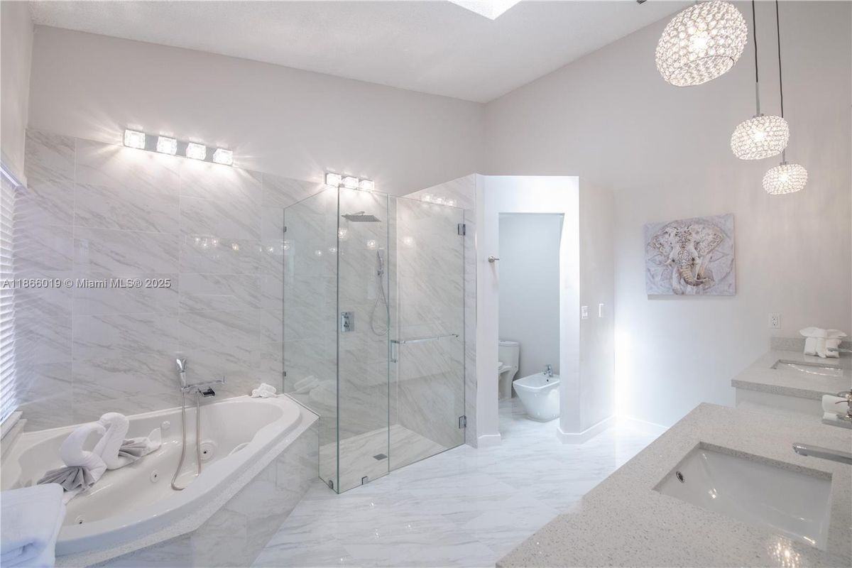 1300 Danbury Ave - Photo 2 of 21