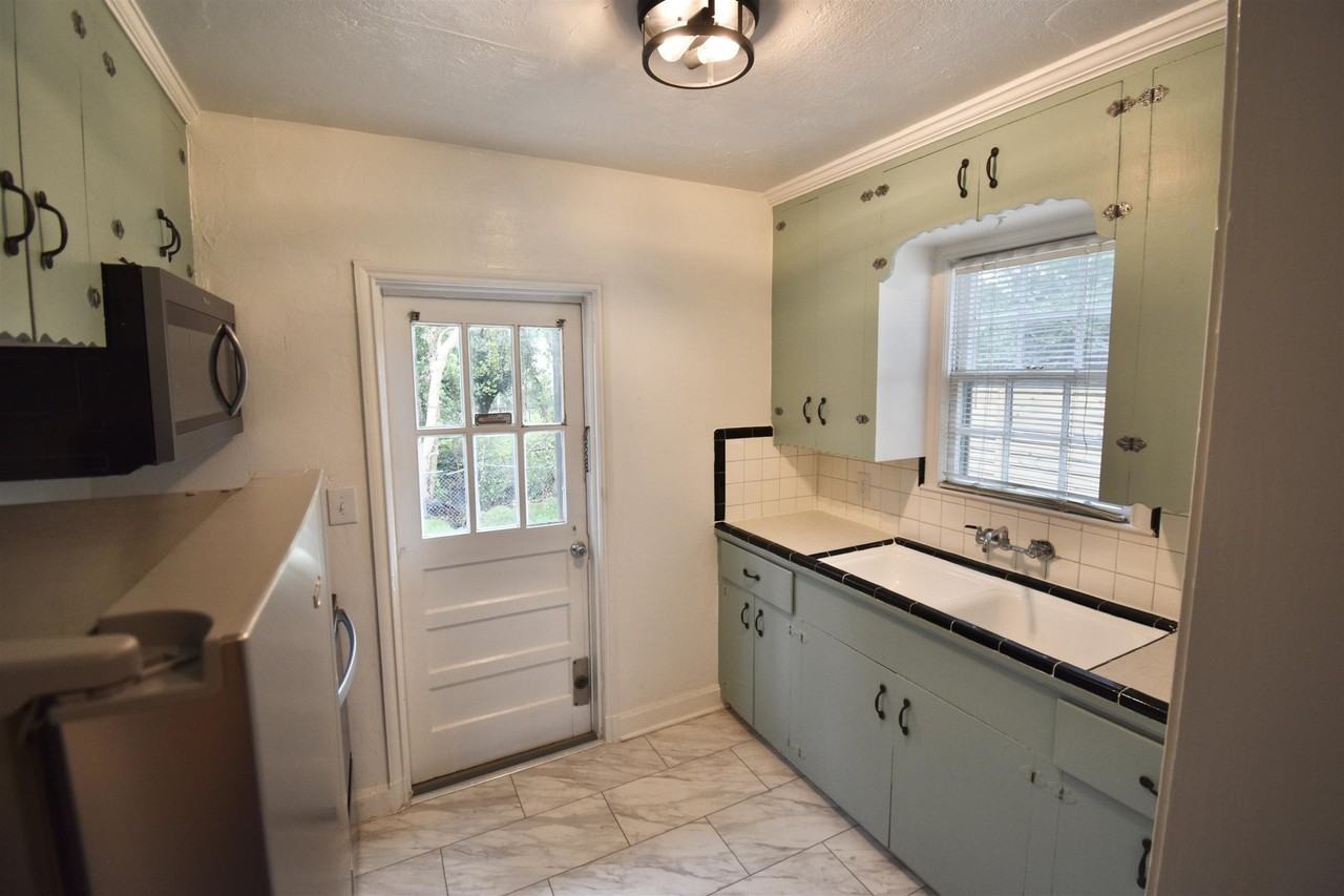 219 E 6th Ave - Photo 5 of 13