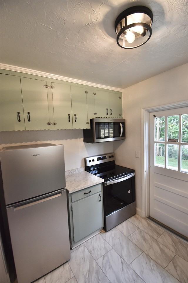 219 E 6th Ave - Photo 7 of 13