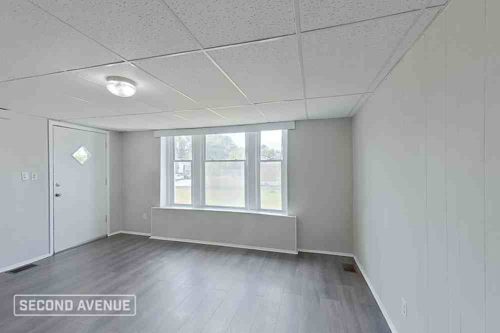 122 S Longworth Ave - Photo 4 of 19