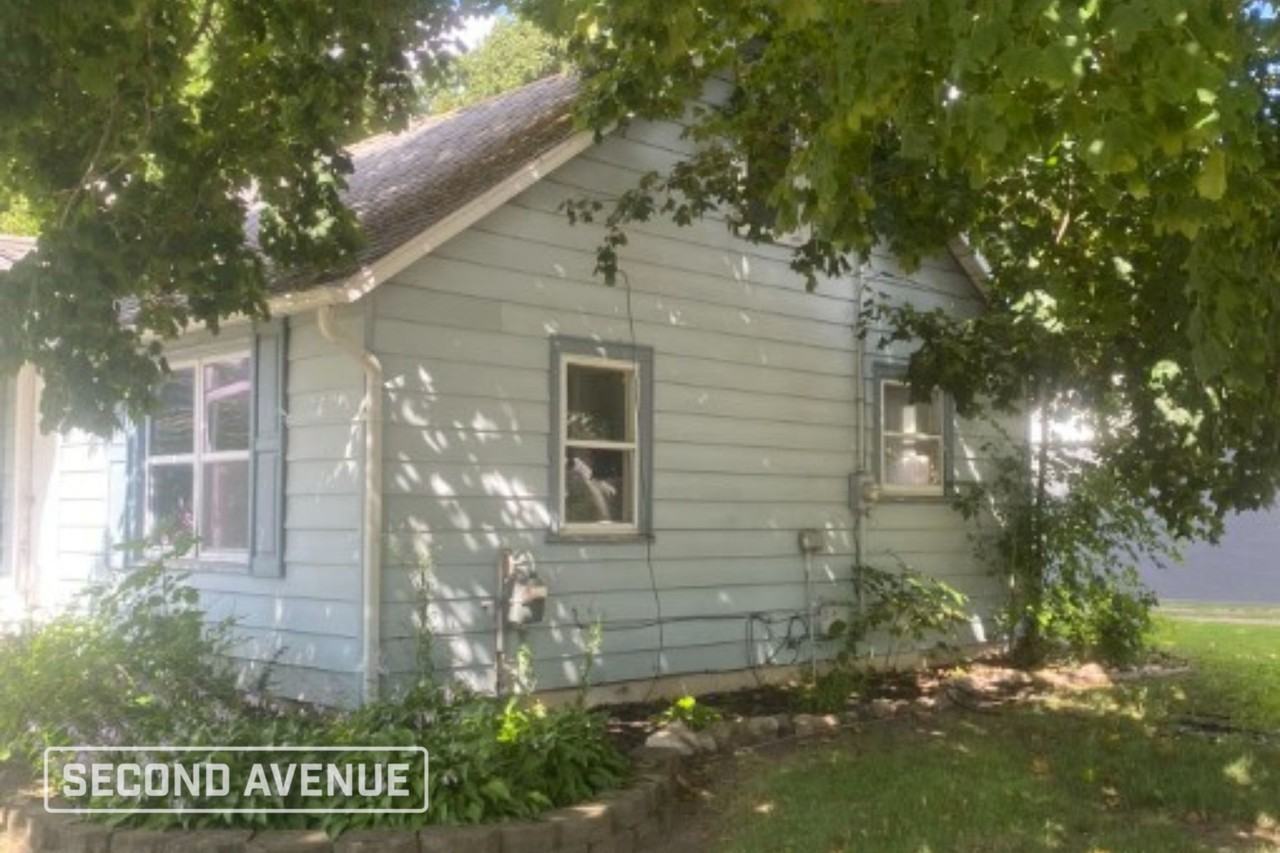 915 Pearl St - Photo 3 of 13