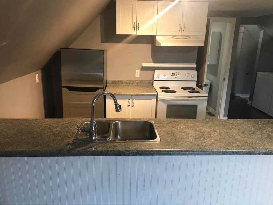 208 Lock St W - Photo 3 of 10