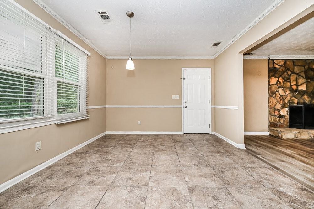 613 Almand Branch Rd Se - Photo 4 of 16
