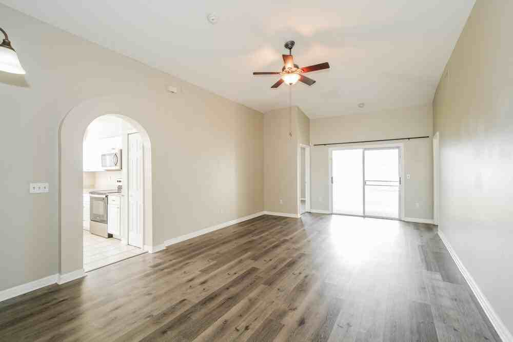 30932 Midtown Ct - Photo 3 of 16