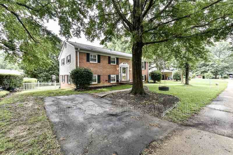 7807 Suffolk Ct - Photo 2 of 31