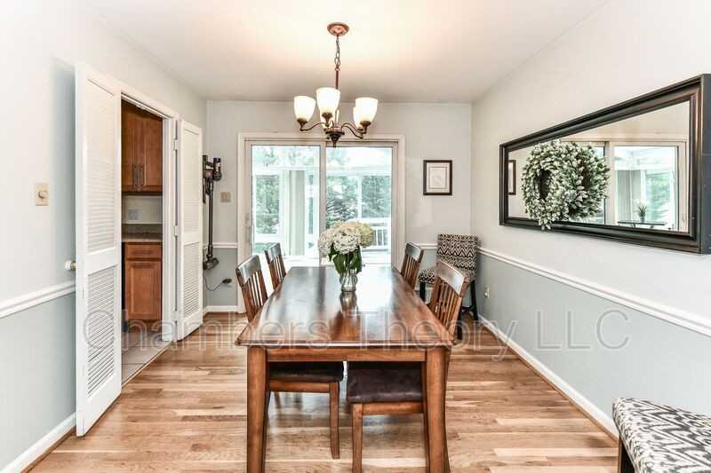 7807 Suffolk Ct - Photo 4 of 31