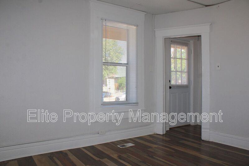 1010 West St - Photo 3 of 14