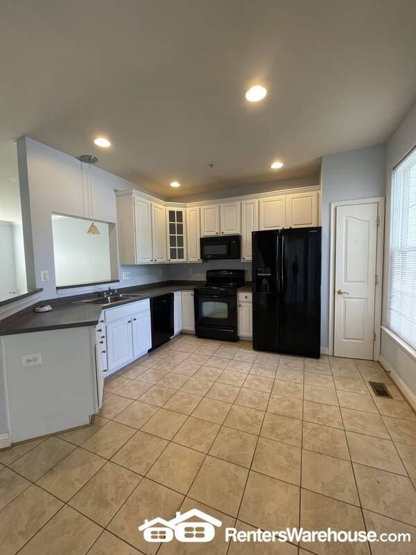 402 Callander Way - Photo 3 of 19