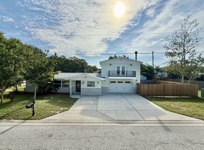 2420 Powers St - Photo 3 of 50