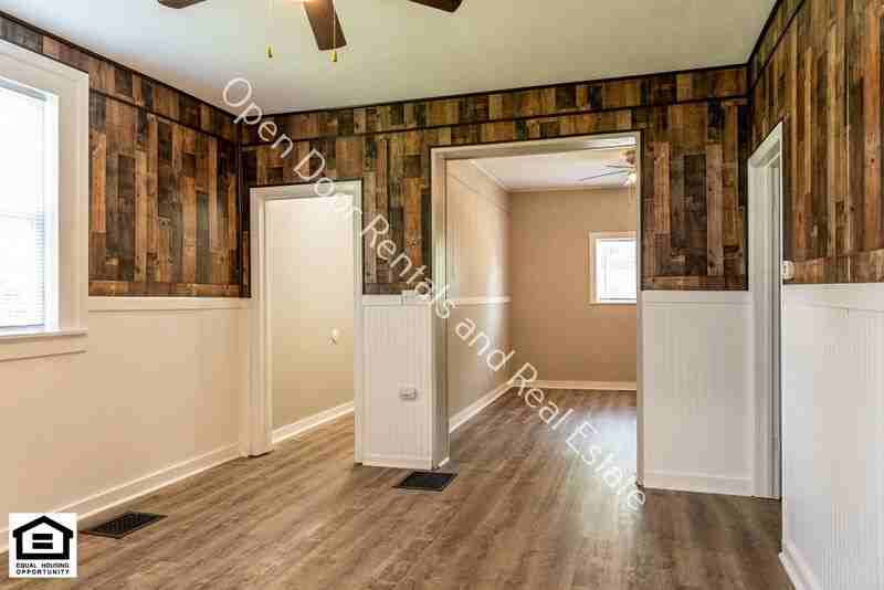 319 W Masterson Ave - Photo 3 of 15