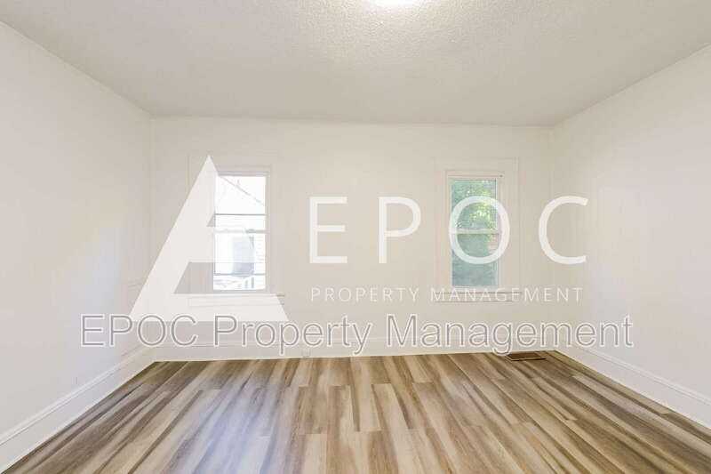 2525 Greenway Ave - Photo 2 of 15