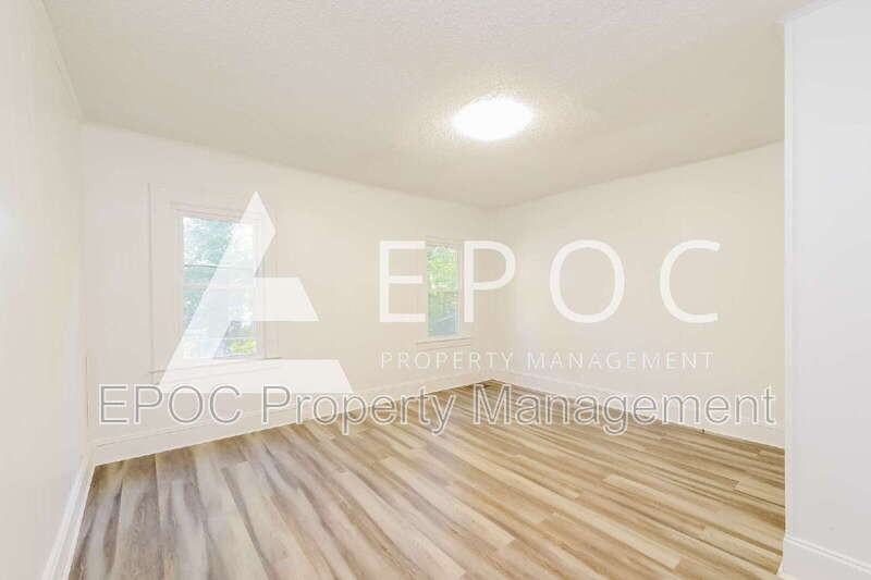 2525 Greenway Ave - Photo 3 of 15