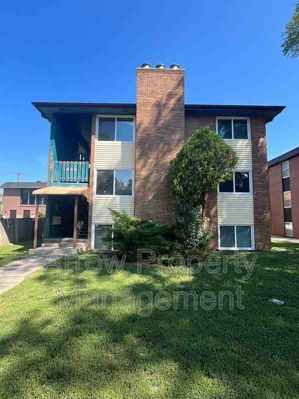 660 S 20th St #1 - Photo 7 of 8