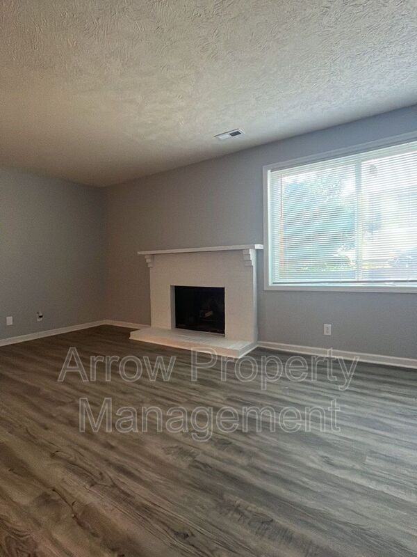 660 S 20th St #1 - Photo 3 of 9