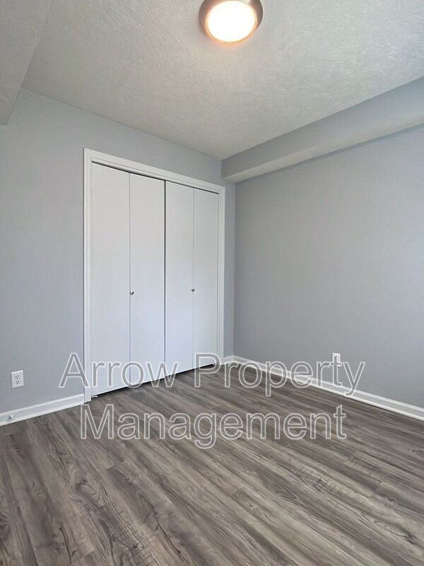 660 S 20th St #1 - Photo 7 of 9