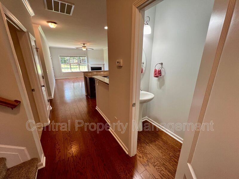 53 Barnwood Cir - Photo 4 of 31