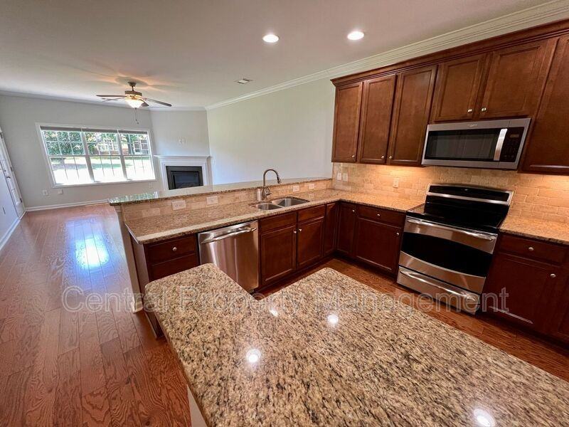 53 Barnwood Cir - Photo 7 of 31