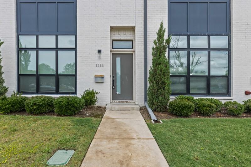 3138 Wayside Ave - Photo 2 of 11