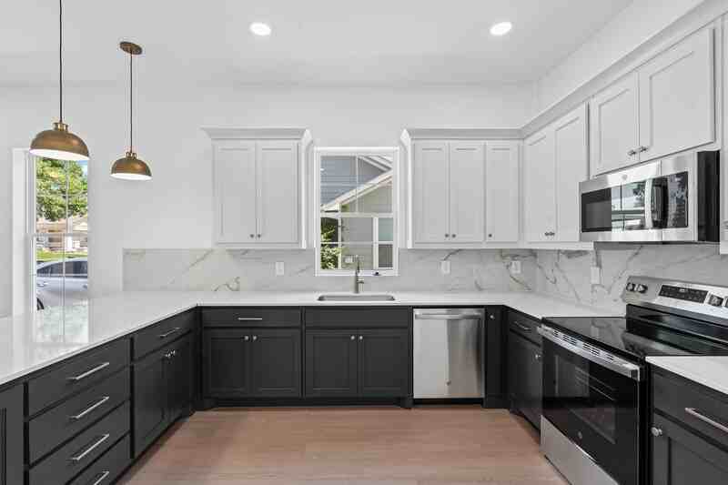 3127 Cockrell Ave - Photo 3 of 14