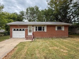 featured image of 1833 N Lone Pine Ave