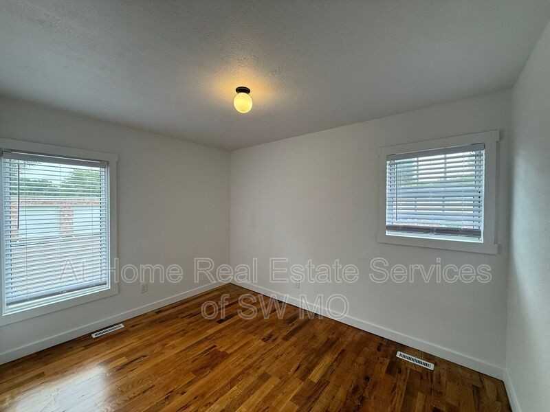 3342 E Linwood St #6 - Photo 7 of 9