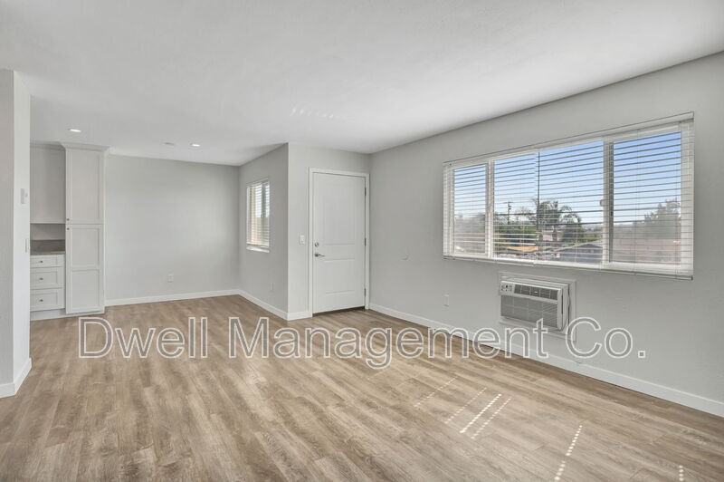 805 N 3rd St #3 - Photo 2 of 27