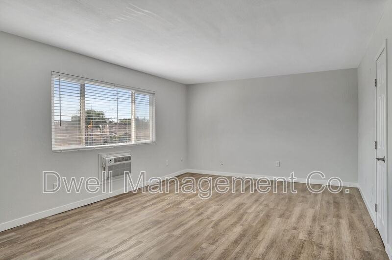 805 N 3rd St #3 - Photo 5 of 27