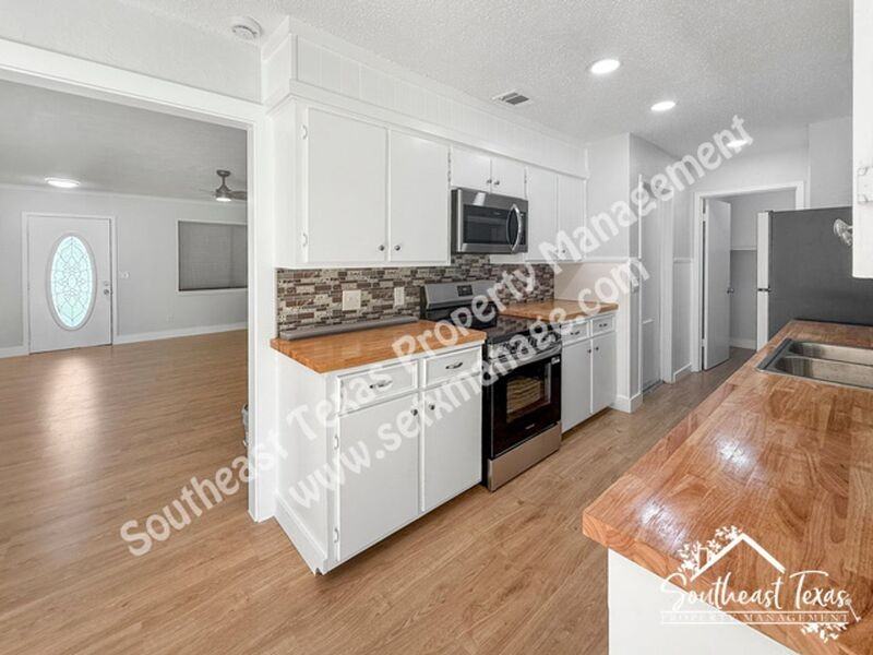 120 Queens Row - Photo 3 of 14