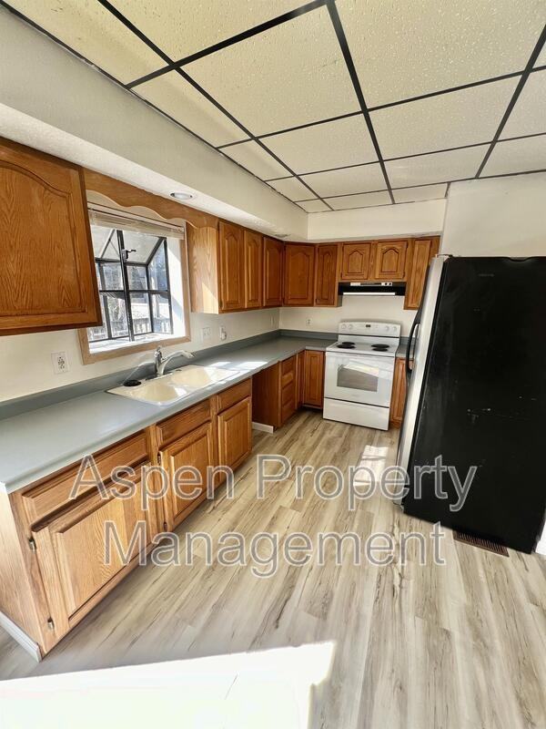 1313 Division St #1315 - Photo 2 of 14