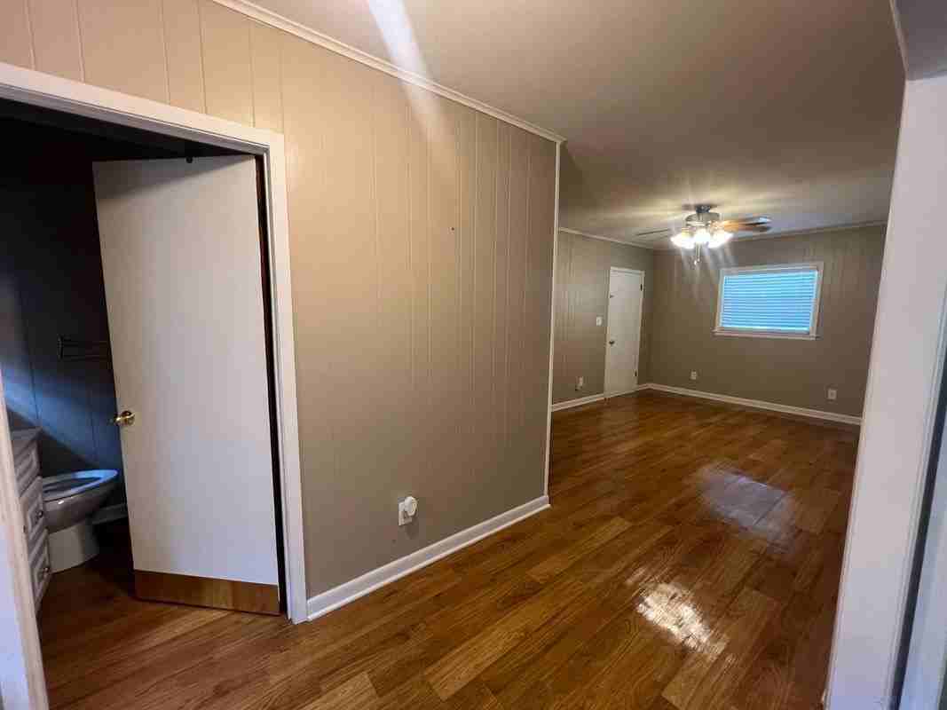 1021 S Magnolia Dr - Photo 4 of 4