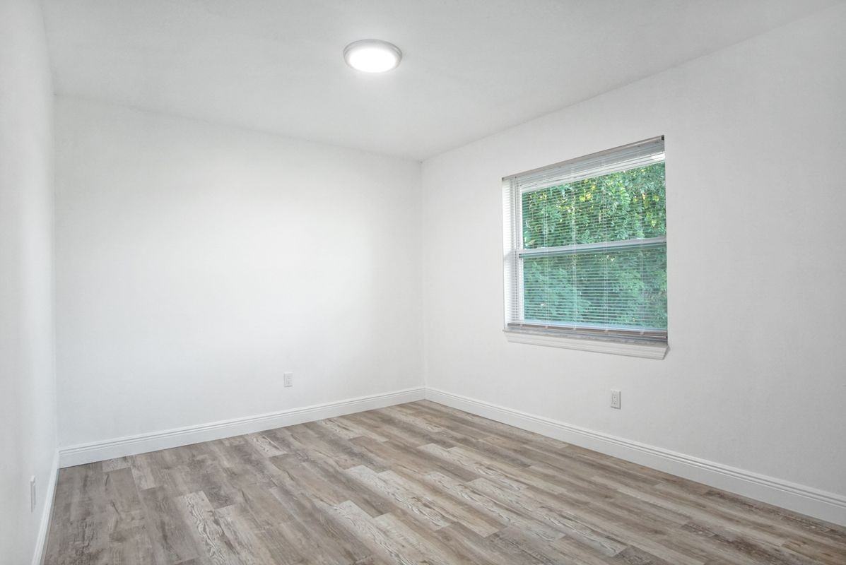 2111 Jacobs Rd - Photo 2 of 12