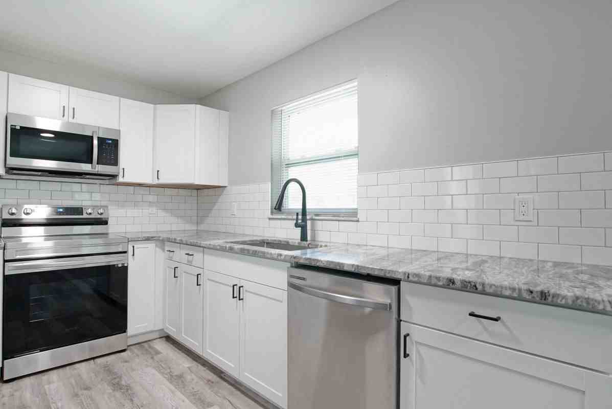 2111 Jacobs Rd - Photo 7 of 12