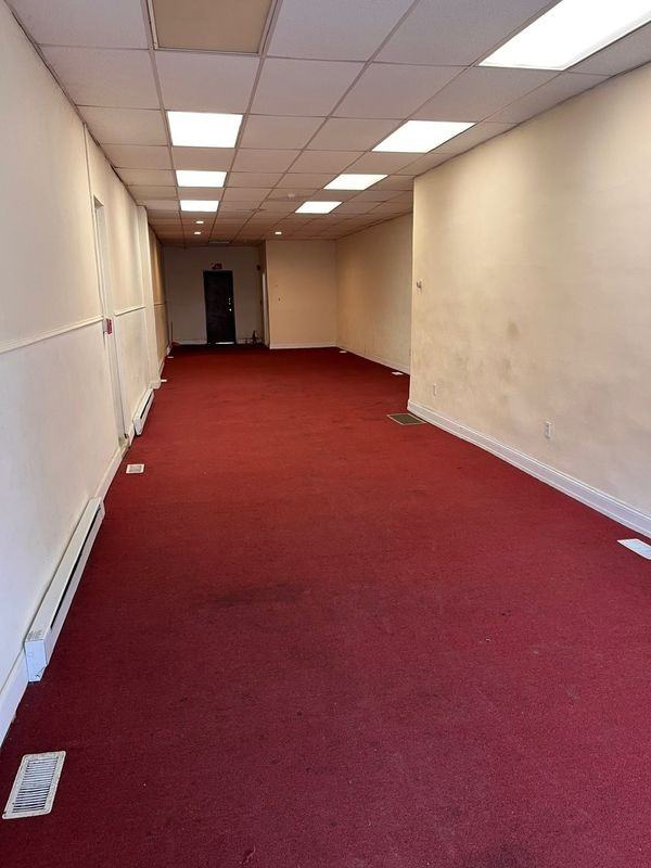 4942 N Broad St - Photo 2 of 4