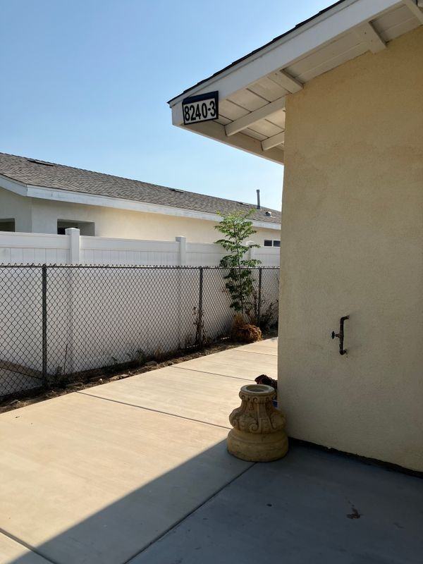 8240 Bennett Ave - Photo 2 of 4