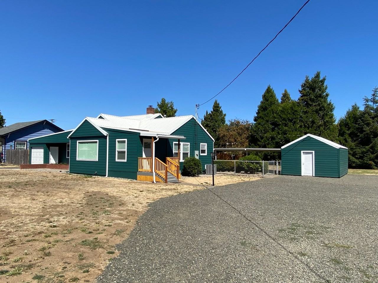 1555 S 2nd St - Photo 2 of 36