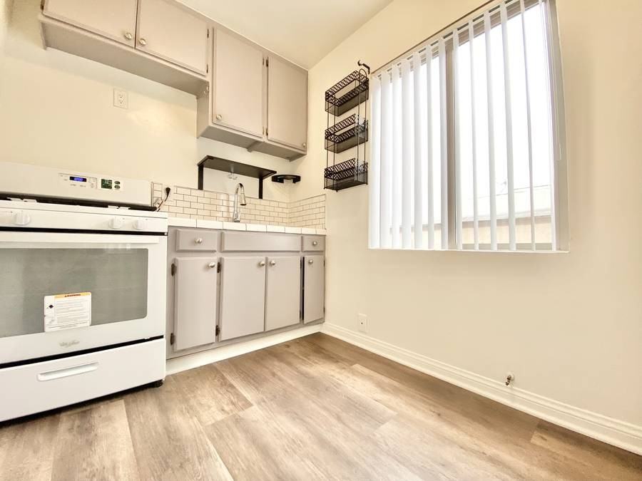 2116 1/2 E Cesar E Chavez Ave #1 - Photo 2 of 9