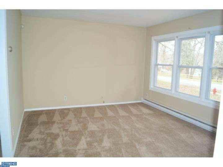 8 Chartwell Rd - Photo 2 of 4