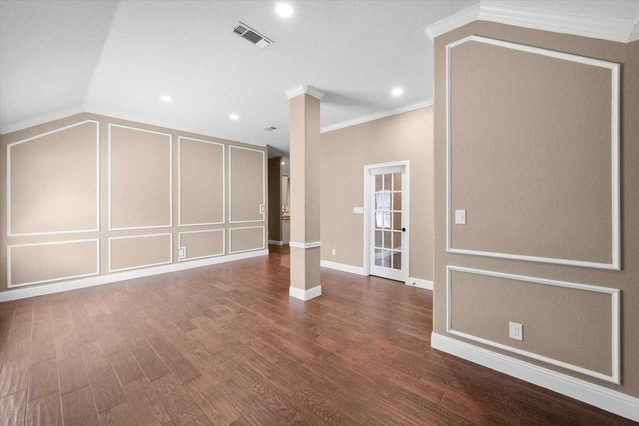 2211 Welch Pl - Photo 2 of 10