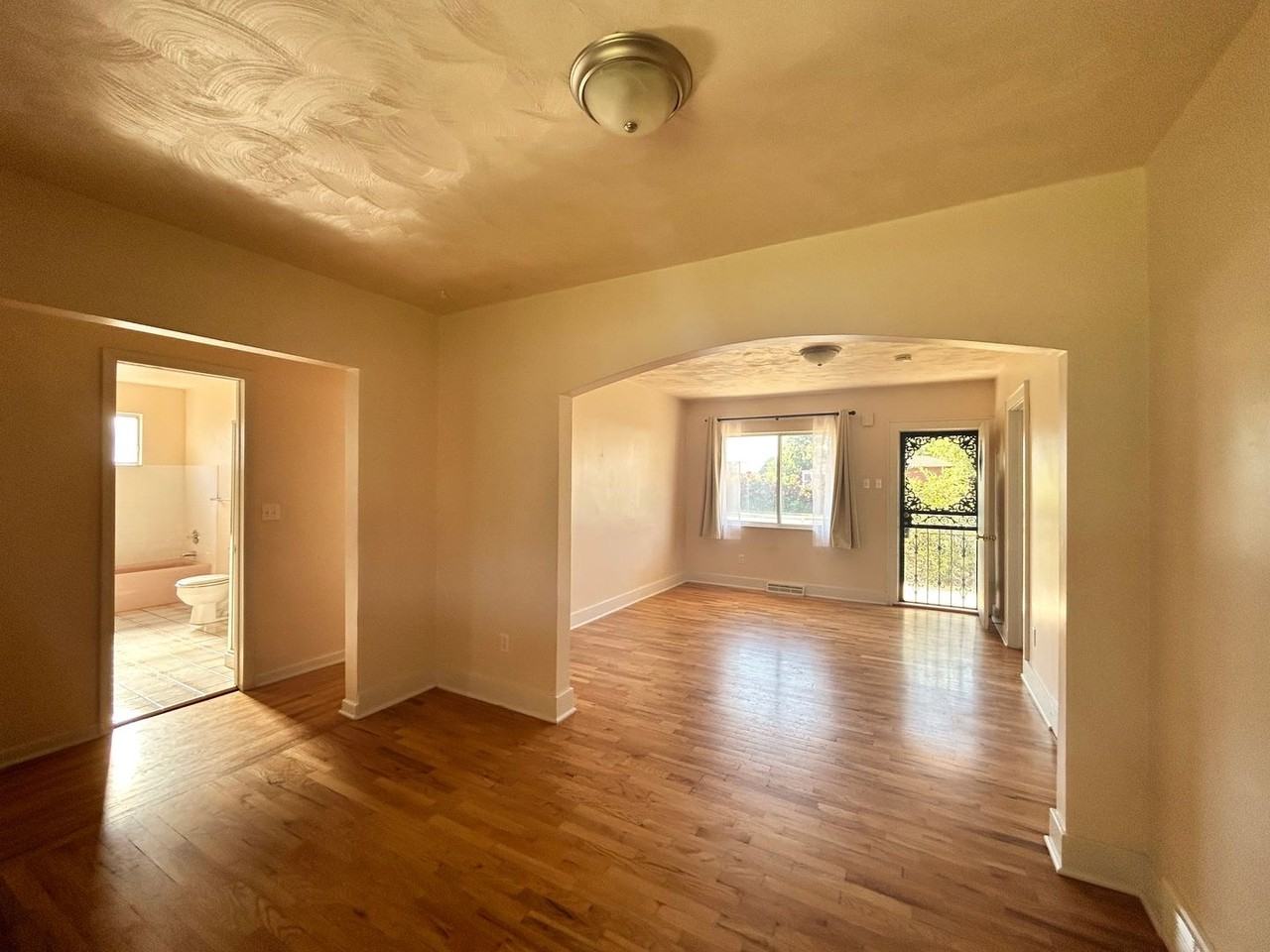 405 5th St - Photo 3 of 29